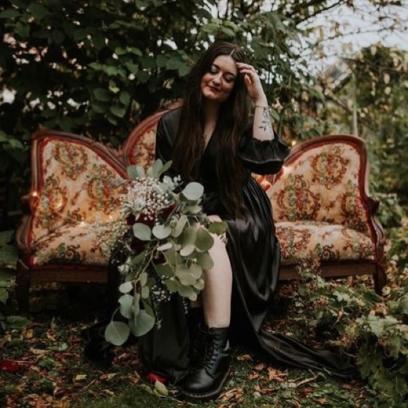 Meet your Posher, Jessica - Picture 1 of 1